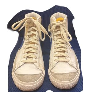 Nike Men's White and Blue Blazers